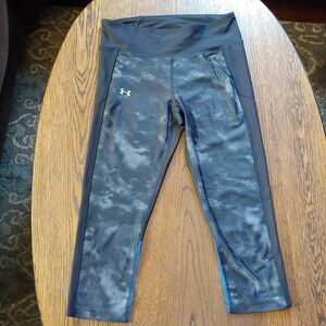 Under Armour Compression Black and Blue Cropped Leggings Size Women's Small